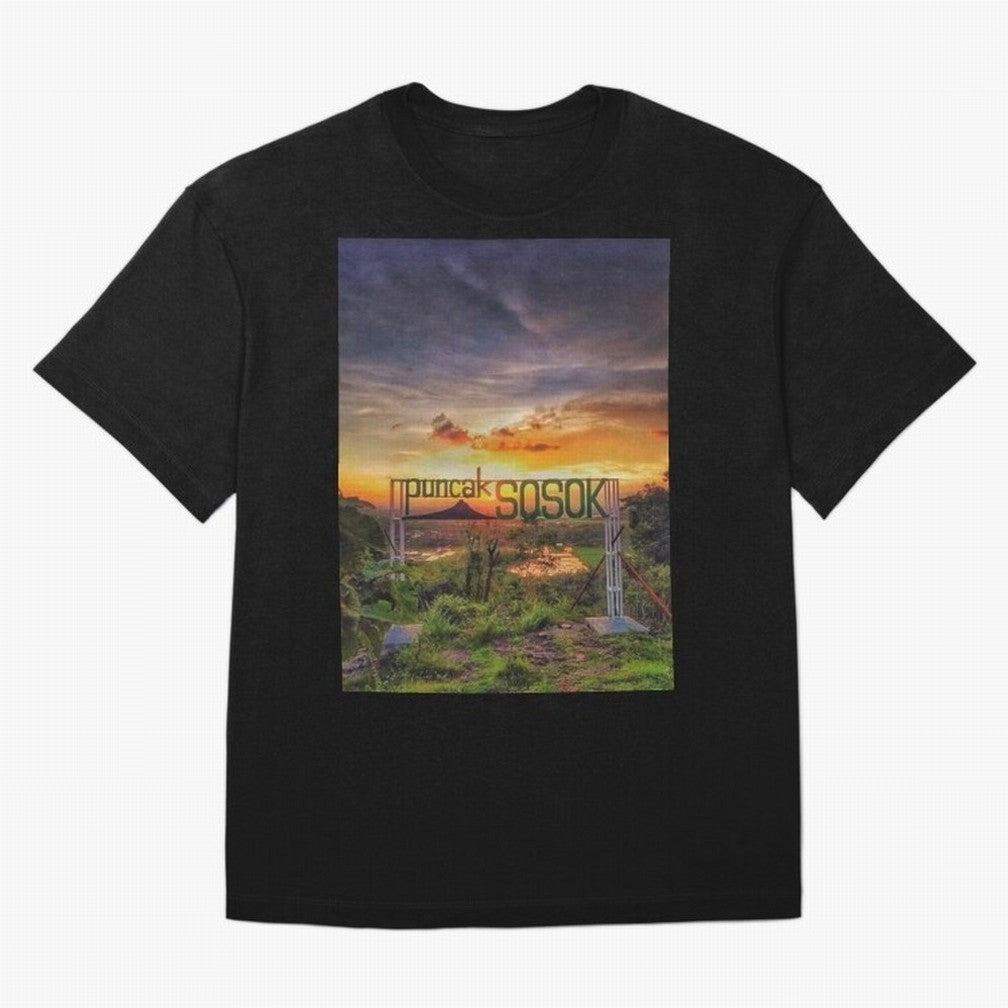 Cristiano Ronaldo Oversized T-Shirt Celebrate Global Passion for FIFA World Cup 2026 Built around CR7 and Messi, Spain Energy, Football Festival Excitement, Trophy Ambitions, Country Rivalries and Star Player Buzz; Ideal for Passionate Fans Who