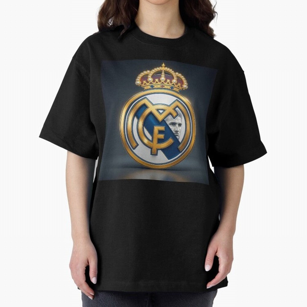 Figuras Madridistas Oversized T-Shirt Honor Champions and Dreams in the FIFA World Cup 2026 Journey through Cristiano Ronaldo Highlights, Brazil Pride, Goal Celebration Energy, Supporter Heritage, Football Icons and Worldwide Tournament Joy; Made