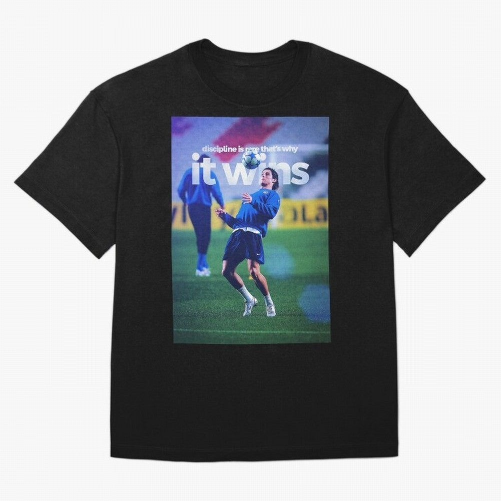 Cristiano Ronaldo - Discipline is rare that's why it wins Oversized T-Shirt Celebrate the Magic of Match Day Hype around FIFA World Cup 2026, Haaland and Mbappe, Netherlands, Retro Football Energy, Iconic Rivalries, Trophy Chase Drama and Stadium