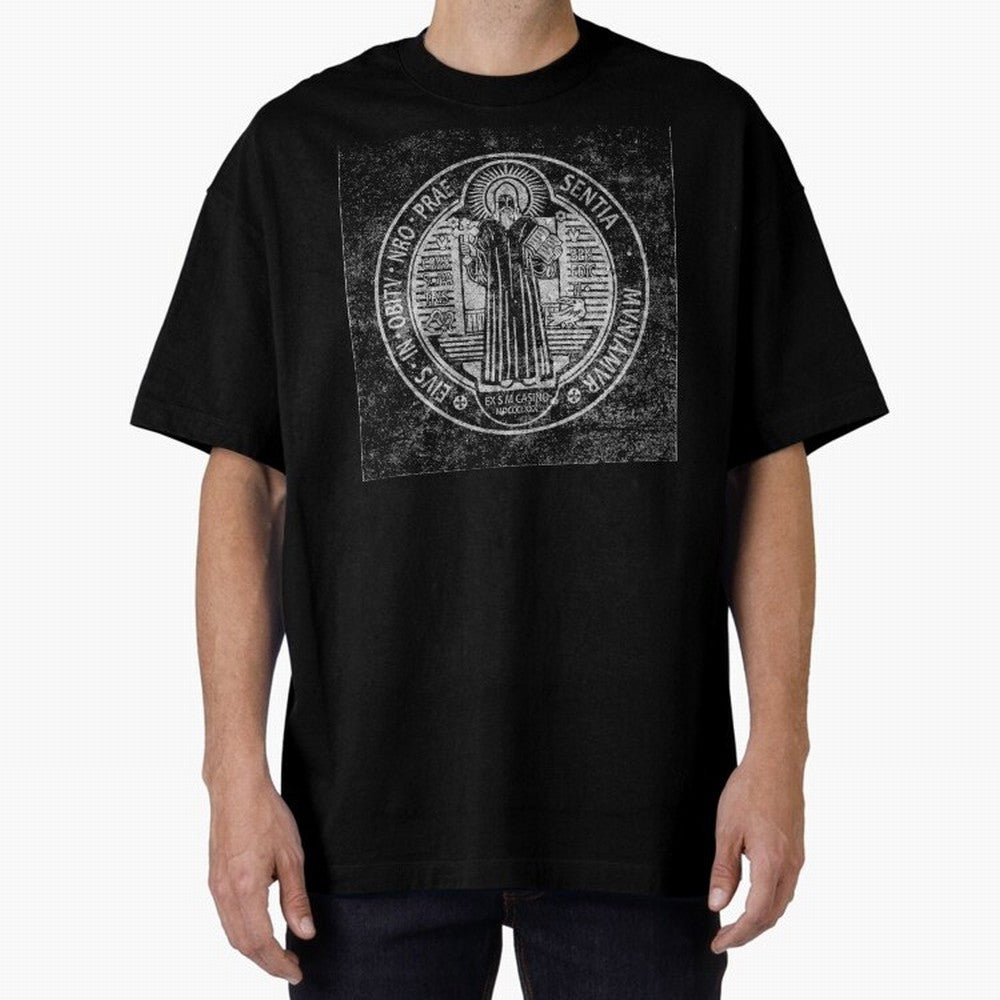 Medalla de San Benito Frontal Relieve Oversized T-Shirt Show Championship Spirit for FIFA World Cup 2026 Group Stage Spirit, Centered on Spain and Netherlands, Haaland and Mbappe, Championship Spirit, Famous Goals, Roaring Crowds and International