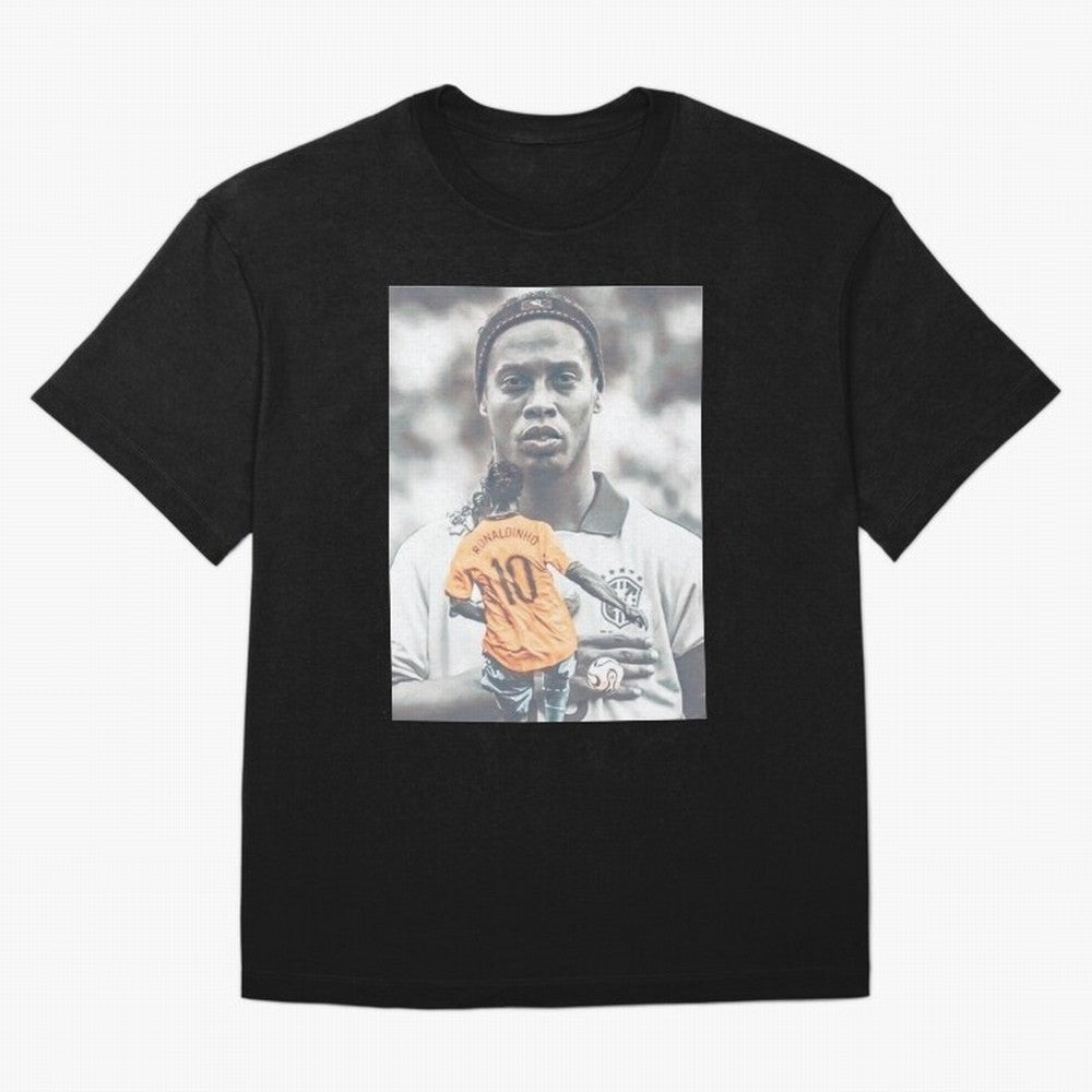 Wallpaper Ronaldinho Illustration Oversized T-Shirt Bring Stadium Energy to FIFA World Cup 2026 Spirit, Highlighting Argentina, CR7 and Messi, Game Day Rituals, Football Legends, Country Pride and the Road to the Final; Great for Supporters Who