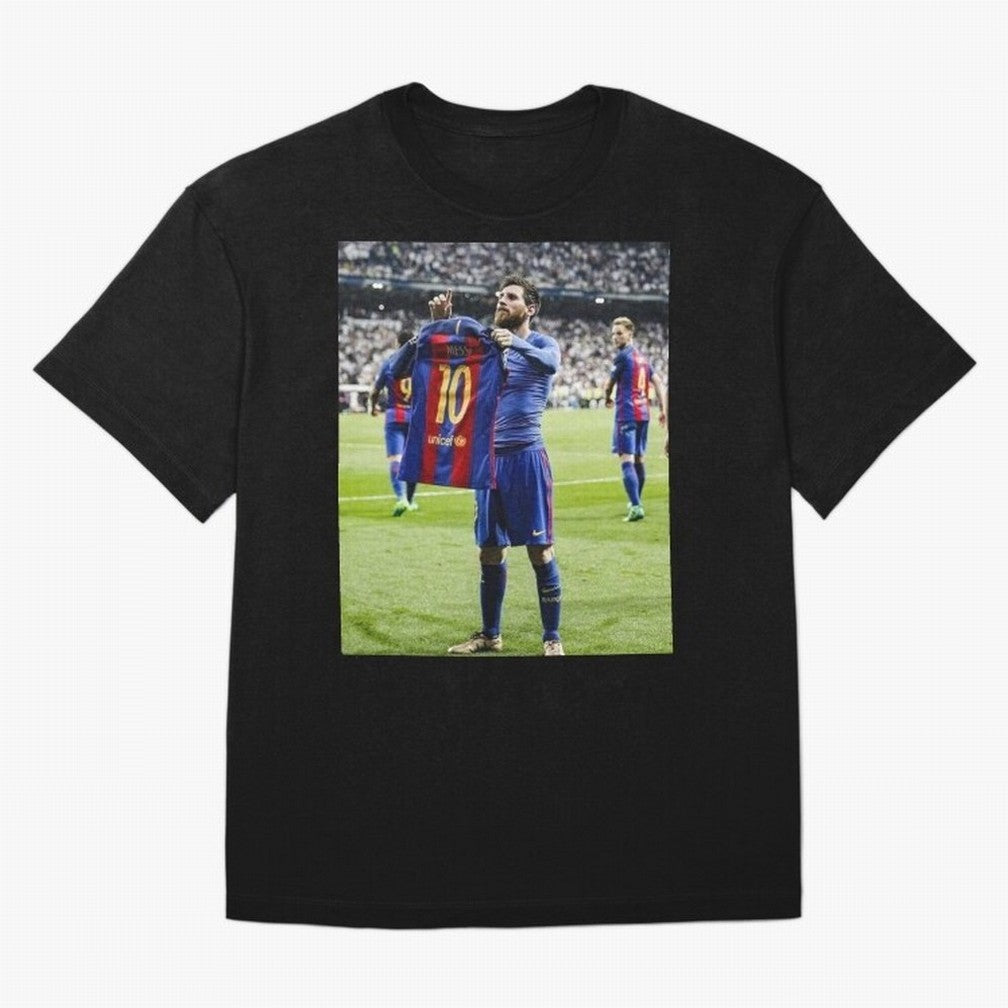 Lional Messi Poster Design Oversized T-Shirt Treasure the FIFA World Cup 2026 USA Canada Mexico Journey through Messi, CR7 and Mbappe Highlights, Spain and Netherlands Pride, Champion Mindset, Group Stage Buzz, Knockout Tension and Passionate Fan